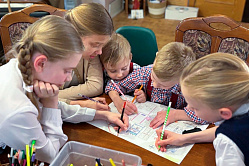 Минтруд представил правила сохранения пособия для увеличивших доходы многодетных