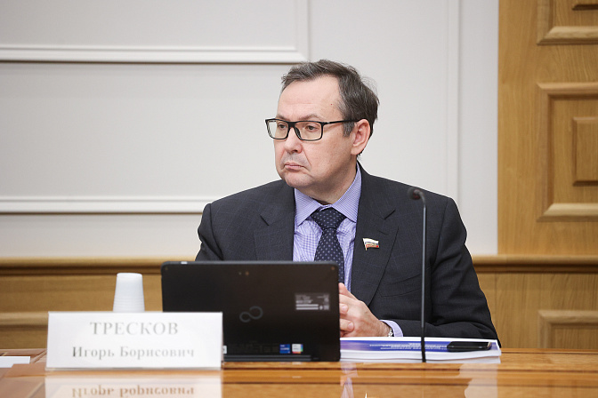 сенатор игорь тресков