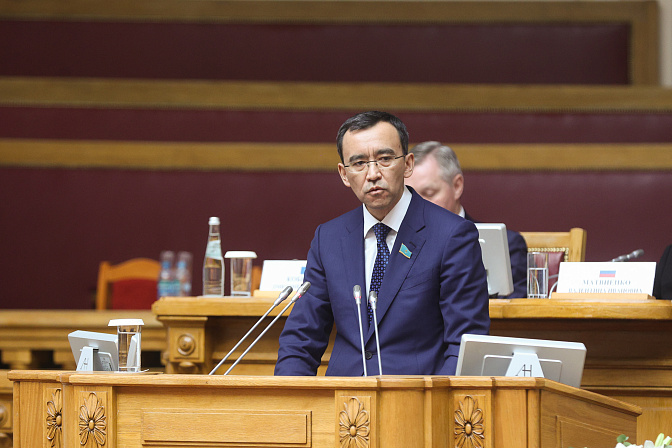 глава сената казахстана маулен ашимбаев