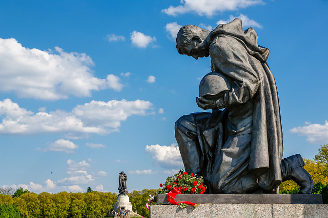 памятник советскому солдату в берлине 