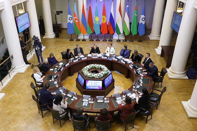 встреча главы совета мпа снг валентина матвиенко с представителями отрасли лёгкой промышленности и креативных индустрий 