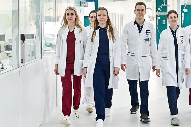 молодые врачи медики больница 