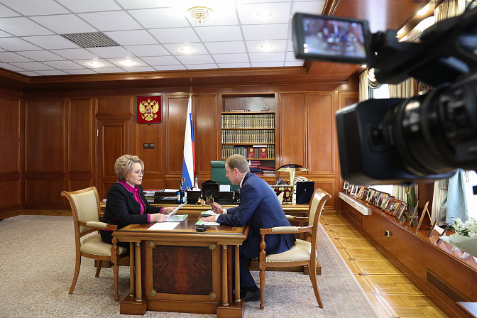 председатель сф валентина матвиенко встреча с главой алтайского краявиктром томенко 