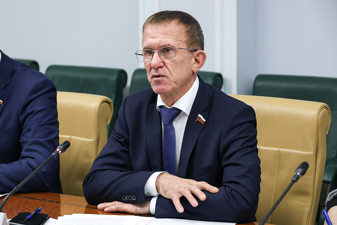 сенатор владимир кравченко