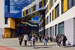 9% россиян тратят 10 часов в неделю, чтобы отвезти детей в школу или кружки