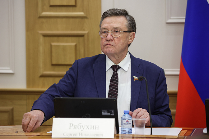 сенатор сергей рябухин
