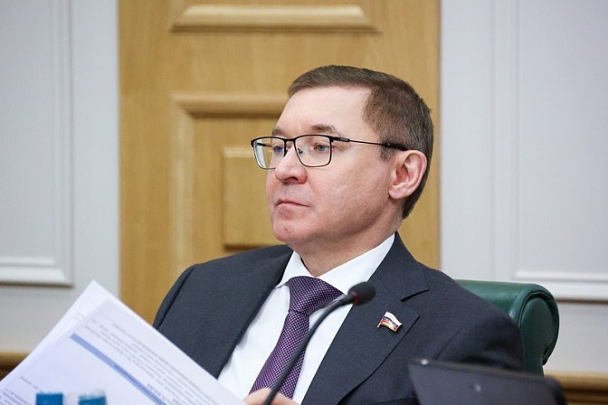 первый зампред совета федерации первый вице-спикер сф владимир якушев