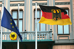 Косачёв: СФ призвал ФРГ расследовать сговор о передаче ядерного оружия Киеву