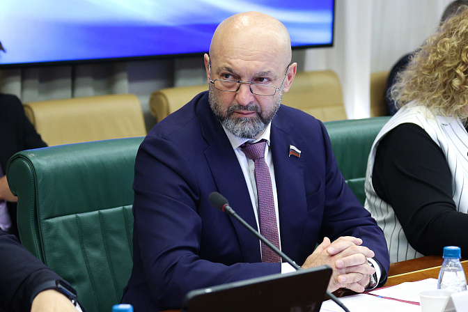 сенатор сергей аноприенко