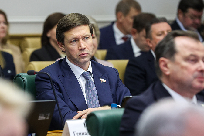 сенатор артём шейкин