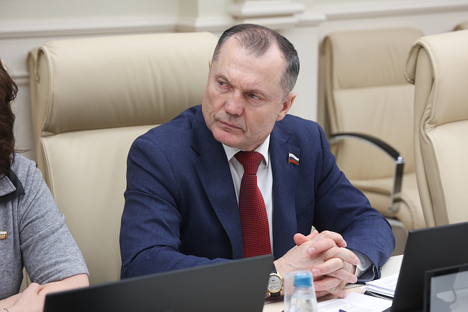 сенатор игорь мурог