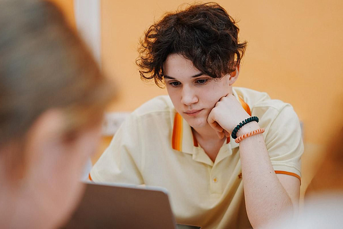 подросток в интернете 