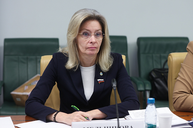 сенатор наталья мельникова