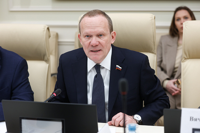 сенатор виктор зобнев