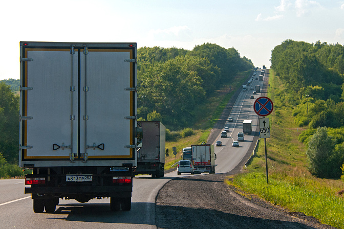 грузоперевозки фура грузовик трасса дорога 