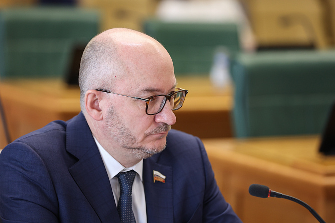 сенатор олег цепкин