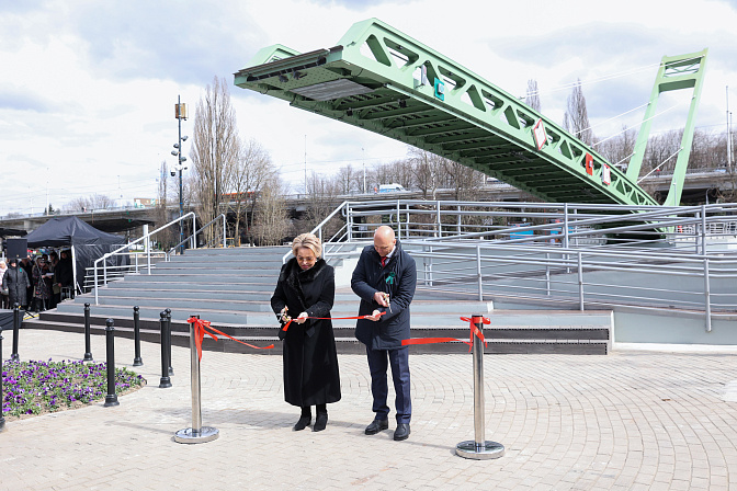 председатель сф валентина матвиенко приняла участие в открытии философского моста в калининграде