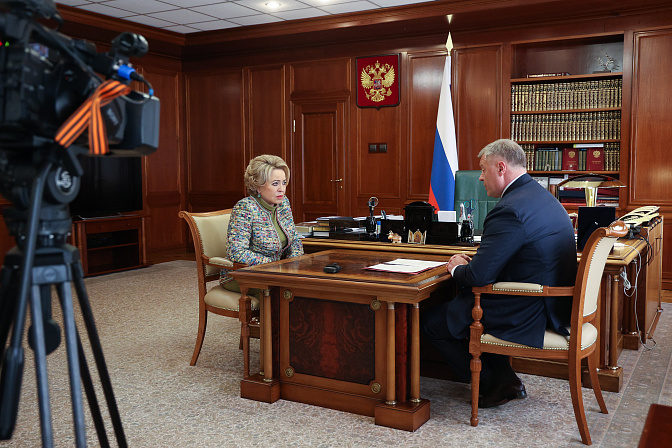 председатель сф валентина матвиенко провела встречу с главой астраханской области игорем бабушкиным