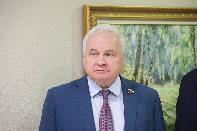 сенатор андрей денисов