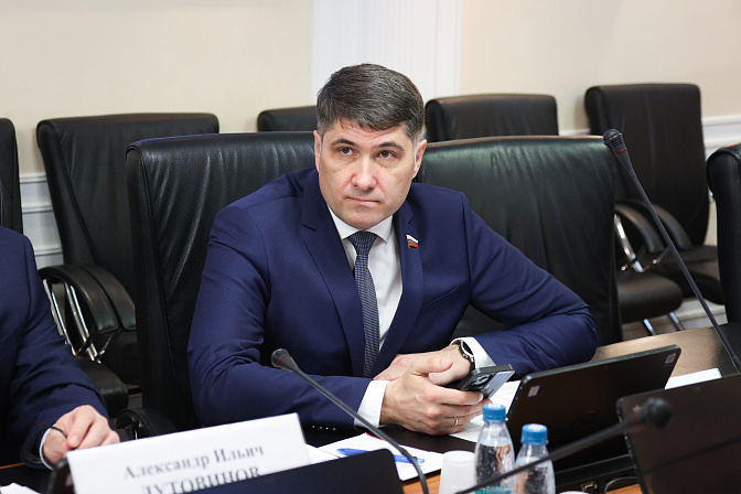 сенатор владимир пушкарёв