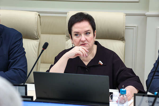 сенатор лариса мельник