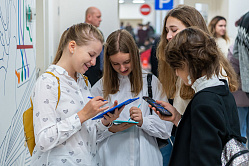 Почти у 40% школьниц в России много учебного и мало свободного времени