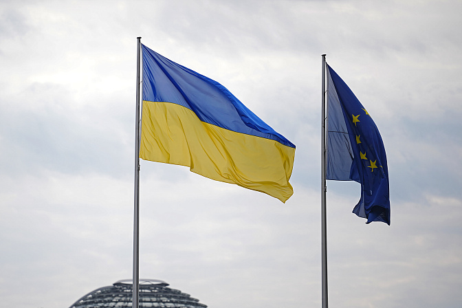 флаги украины и евросоюза