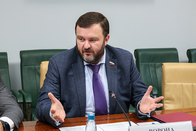 сенатор дмитрий ворона