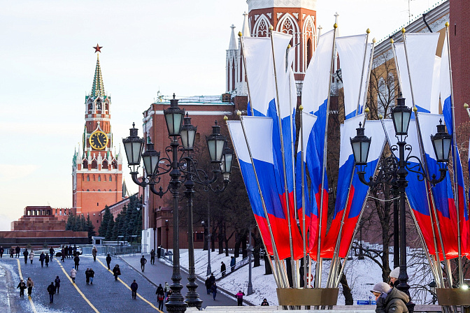 флаг россии день защитника отечества красная площадь 