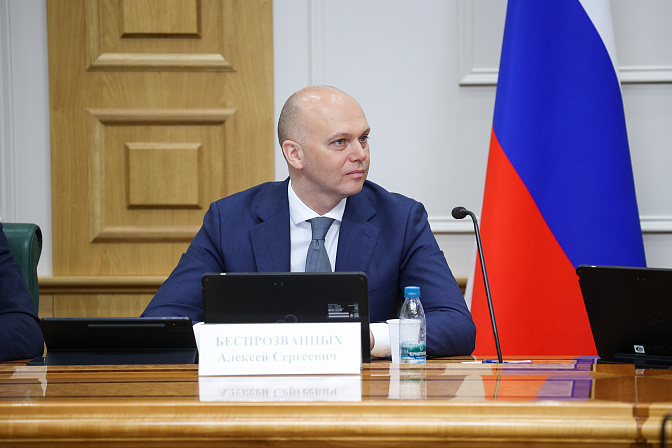 губернатор калининградской области алексей беспрозванных  