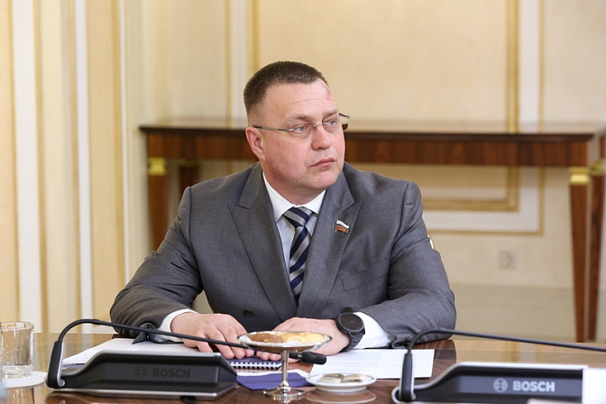 сенатор игорь кастюкевич