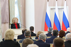 В кабмине хотят привлекать лидеров мнений к борьбе с фейками в нацполитике