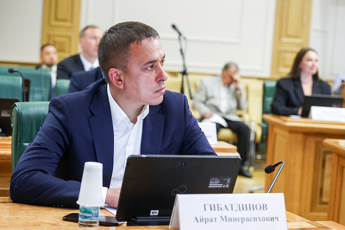 сенатор айрат гибатдинов