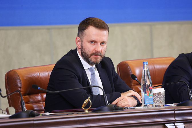 замглавы администрации президента рф максим орешкин