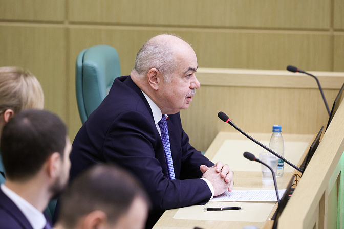 сенатор ильяс умаханов