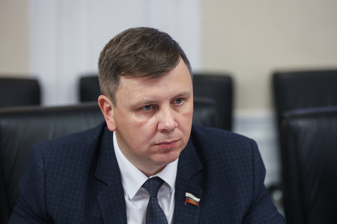 сенатор артём малащенков