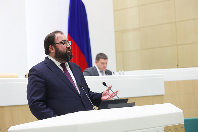 министр цифрового развития, связи и массовых коммуникаций рф максут шадаев