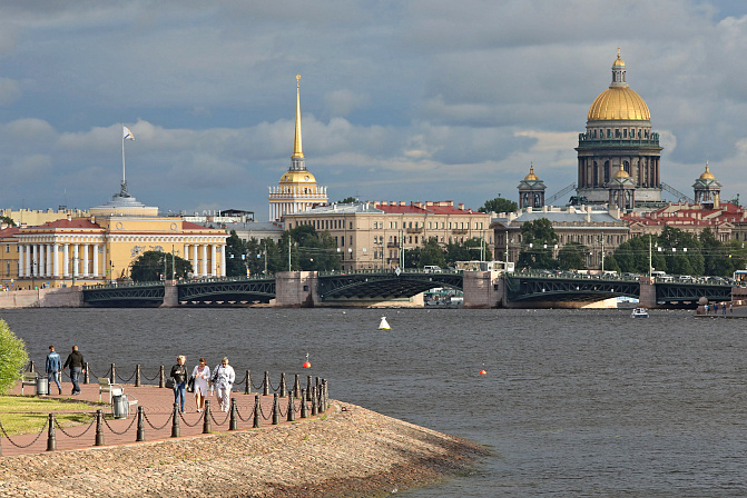 центр города санкт-петербург адмиралтейство исаакиевский собор дворцовы мост