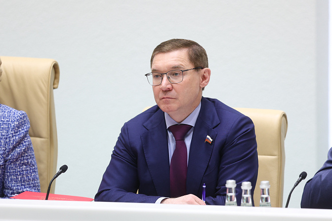 первый заместитель председателя сф владимир якушев