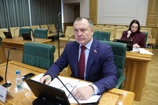 сенатор игорь мурог