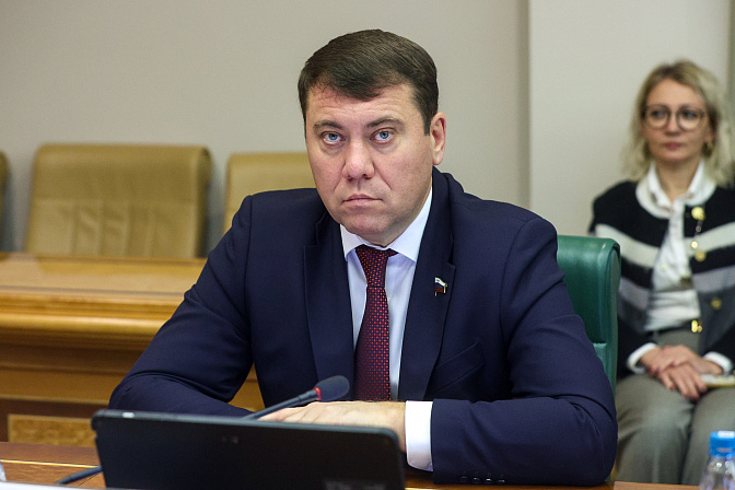 сенатор иван абрамов