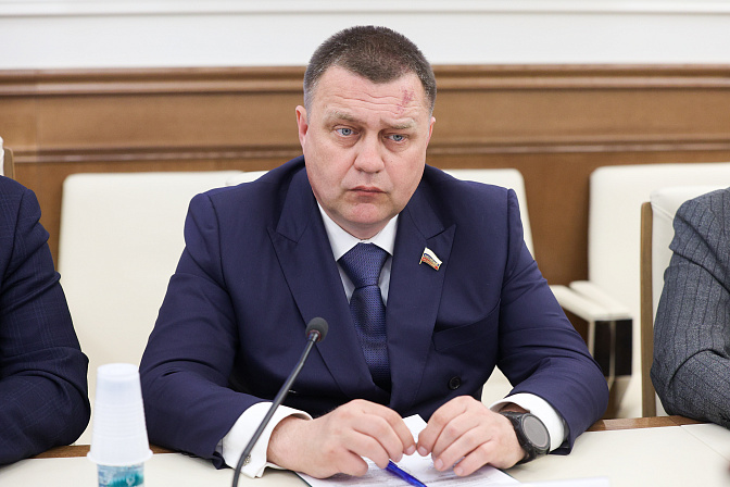 сенатор игорь кастюкевич