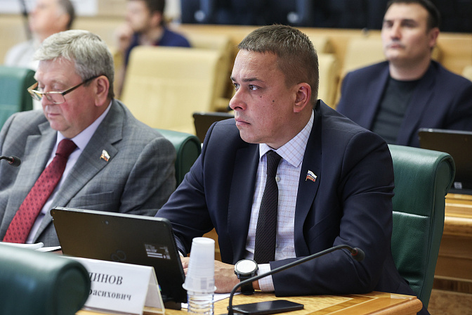 сенатор айрат гибатдинов