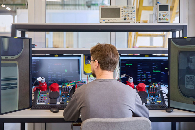 завод рабочий производство компьютеры промышленность