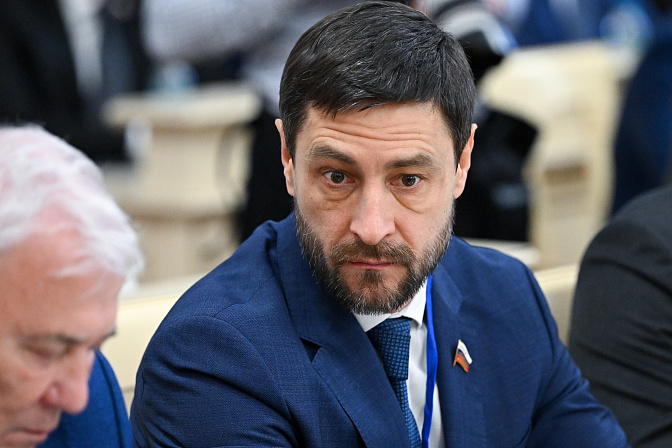 сенатор алексей синицын