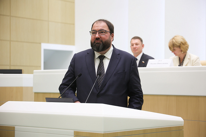 министр цифрового развития, связи и массовых коммуникаций рф максут шадаев