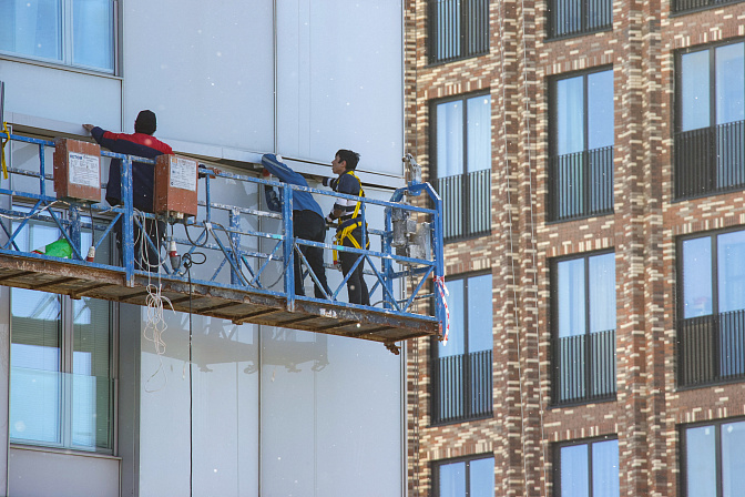 стройка кран недострой субсидии рабочие мигранты 