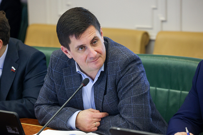 сенатор вадим деньгин