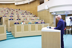 Генпрокурор предлагает запретить брать на госслужбу уволенных за утрату доверия