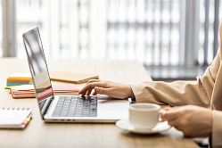 В СФ поддержали идею запретить манипулировать людьми с помощью нейросетей